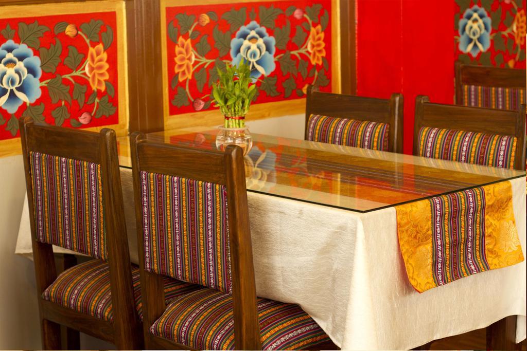 Hotel Yambu Катманду Экстерьер фото