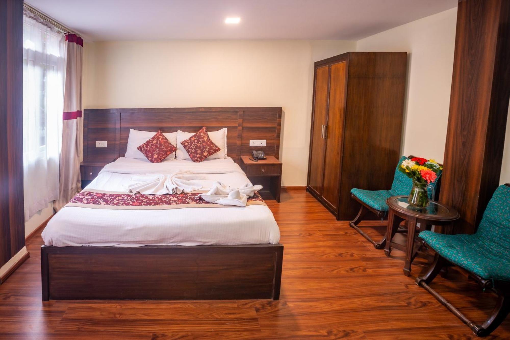 Hotel Yambu Катманду Экстерьер фото