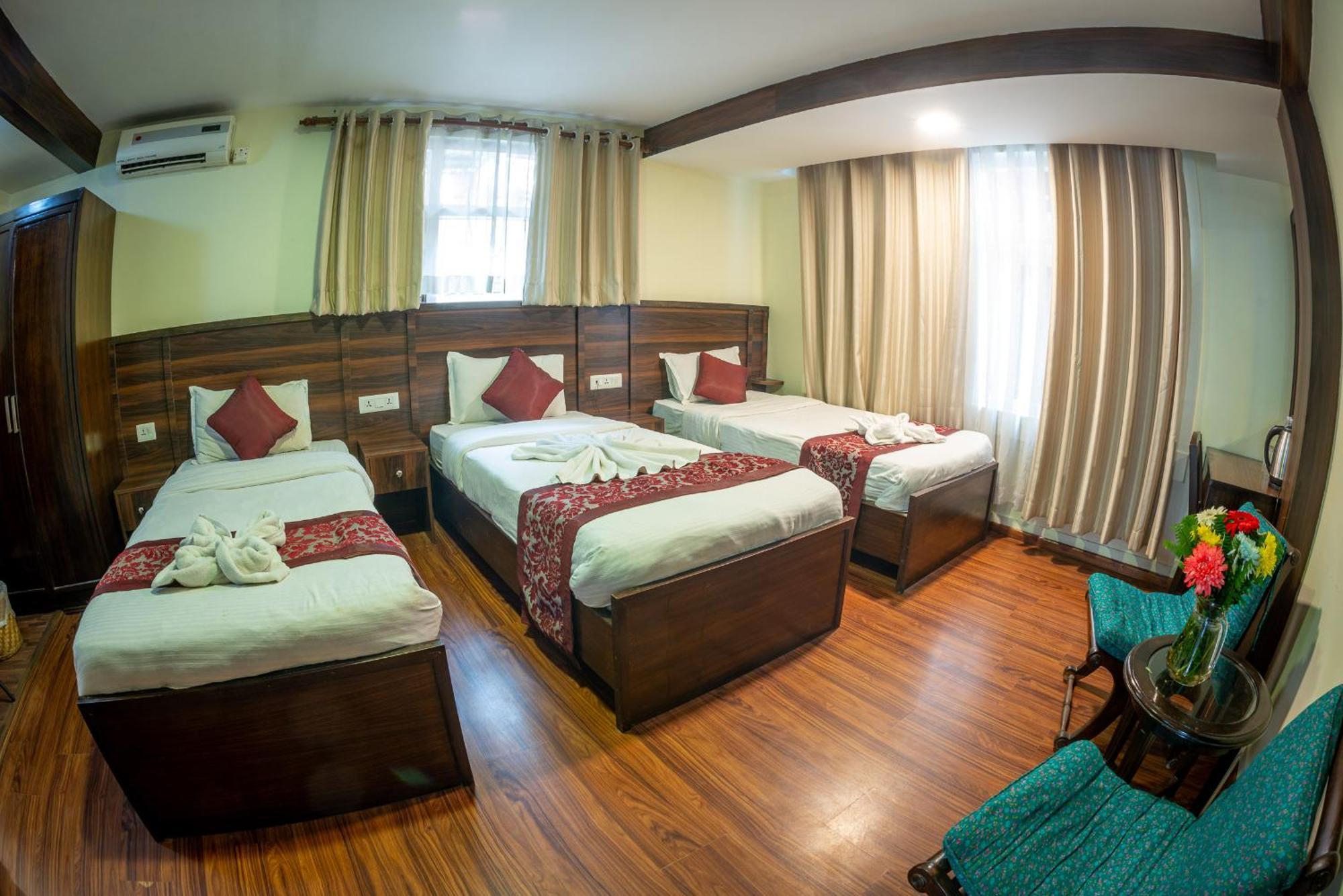 Hotel Yambu Катманду Экстерьер фото