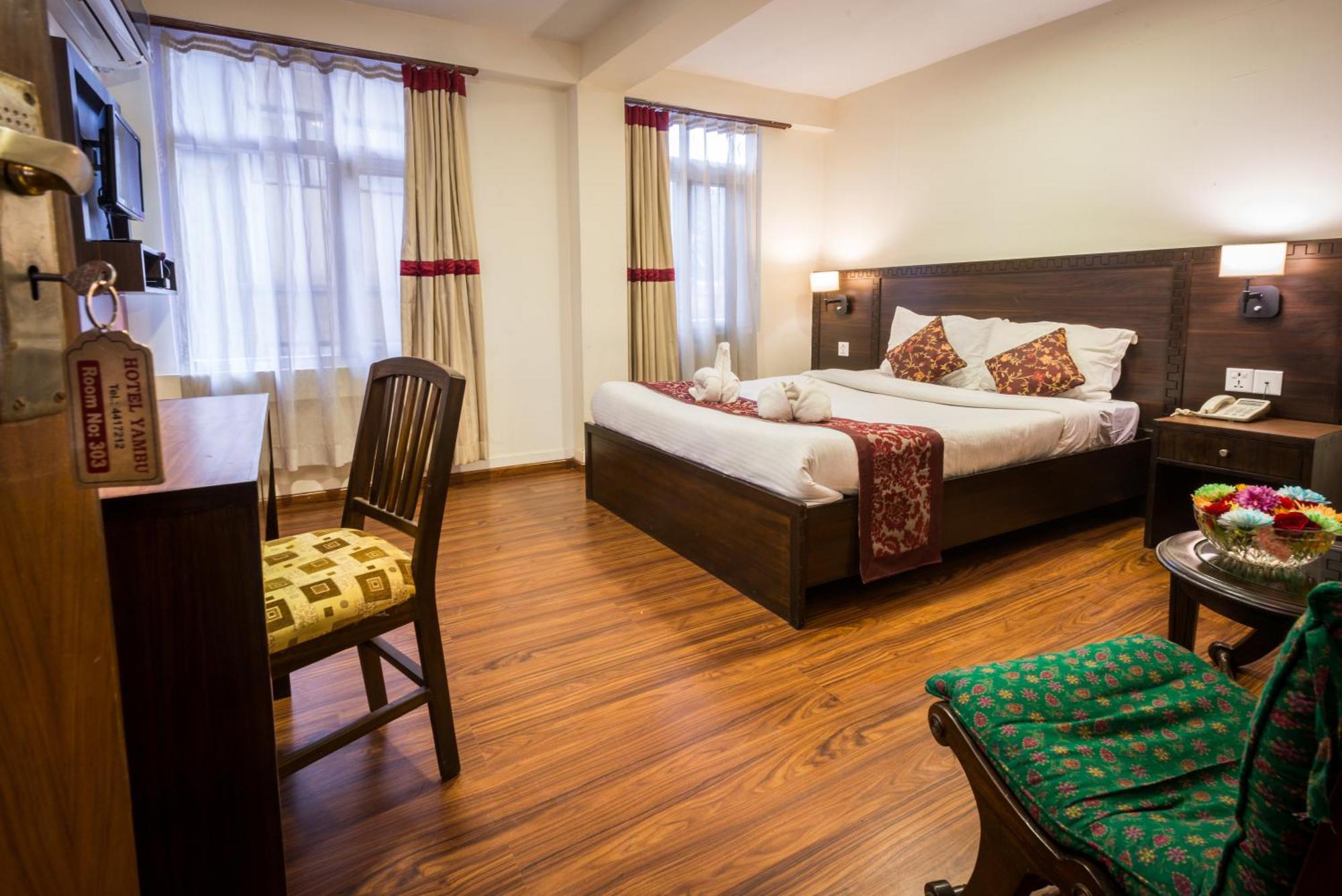 Hotel Yambu Катманду Экстерьер фото