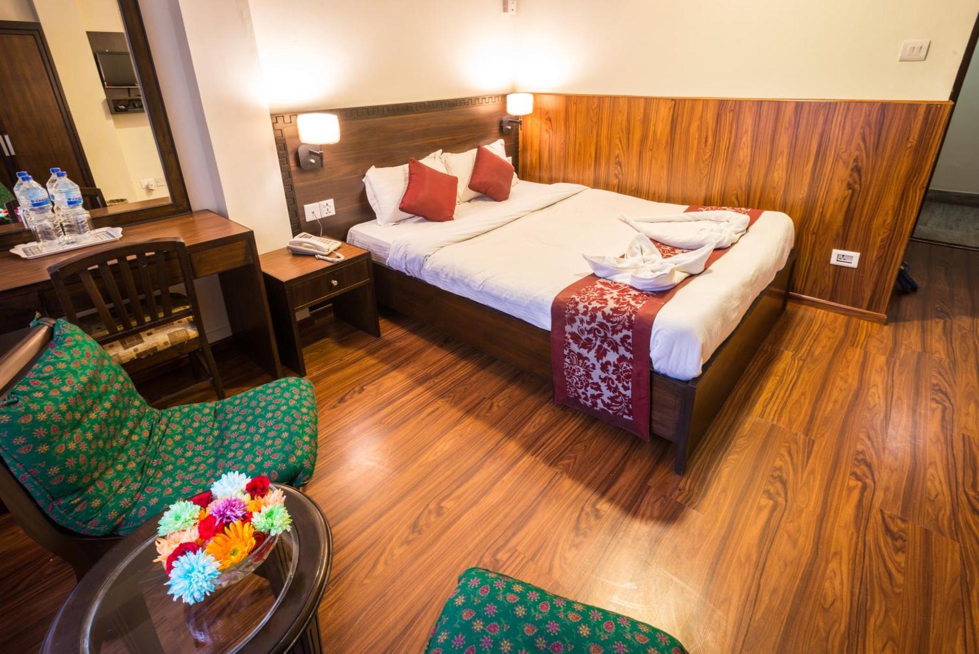 Hotel Yambu Катманду Экстерьер фото