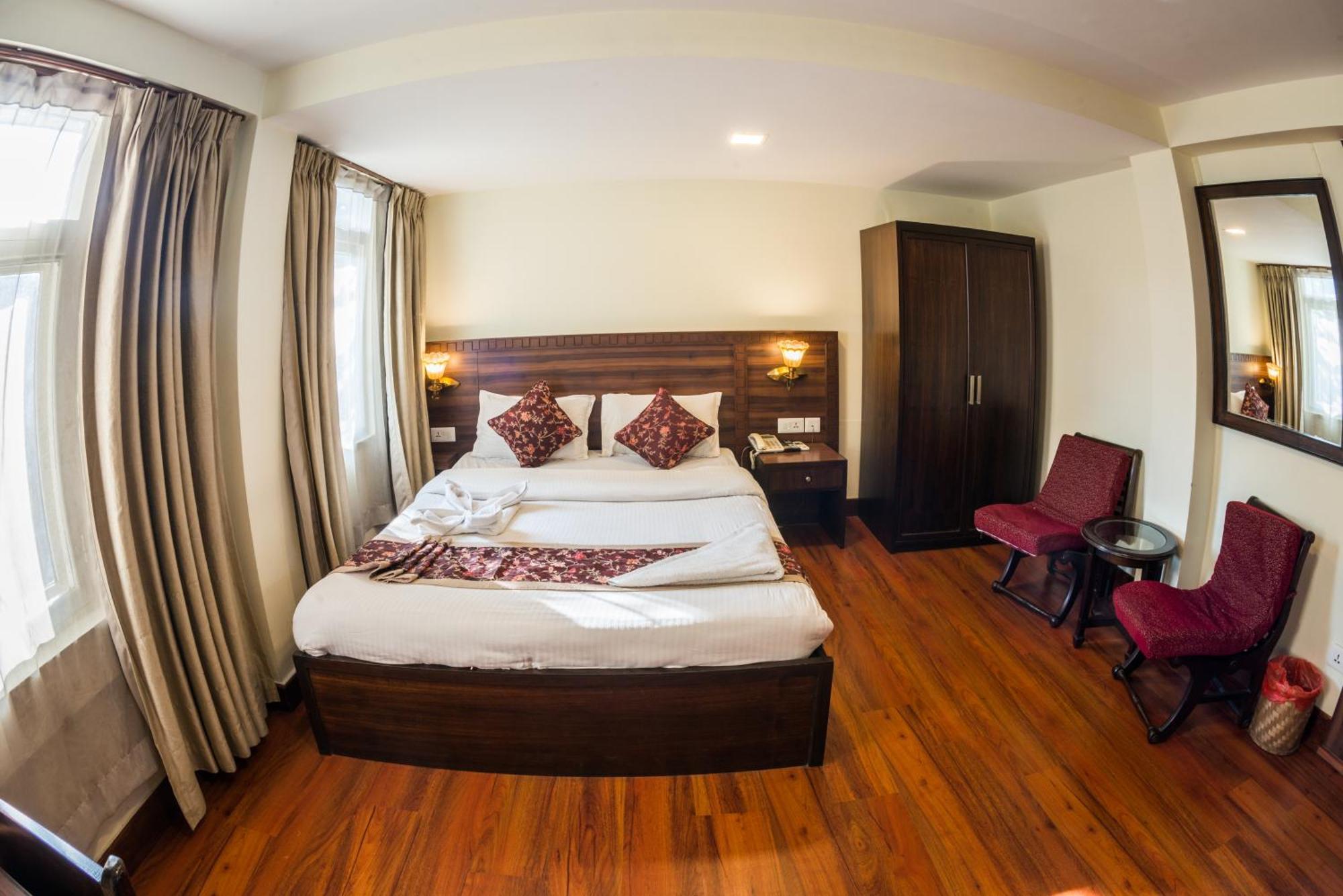 Hotel Yambu Катманду Экстерьер фото
