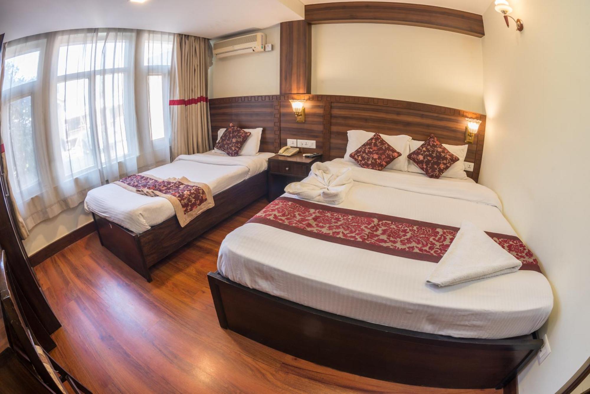 Hotel Yambu Катманду Экстерьер фото