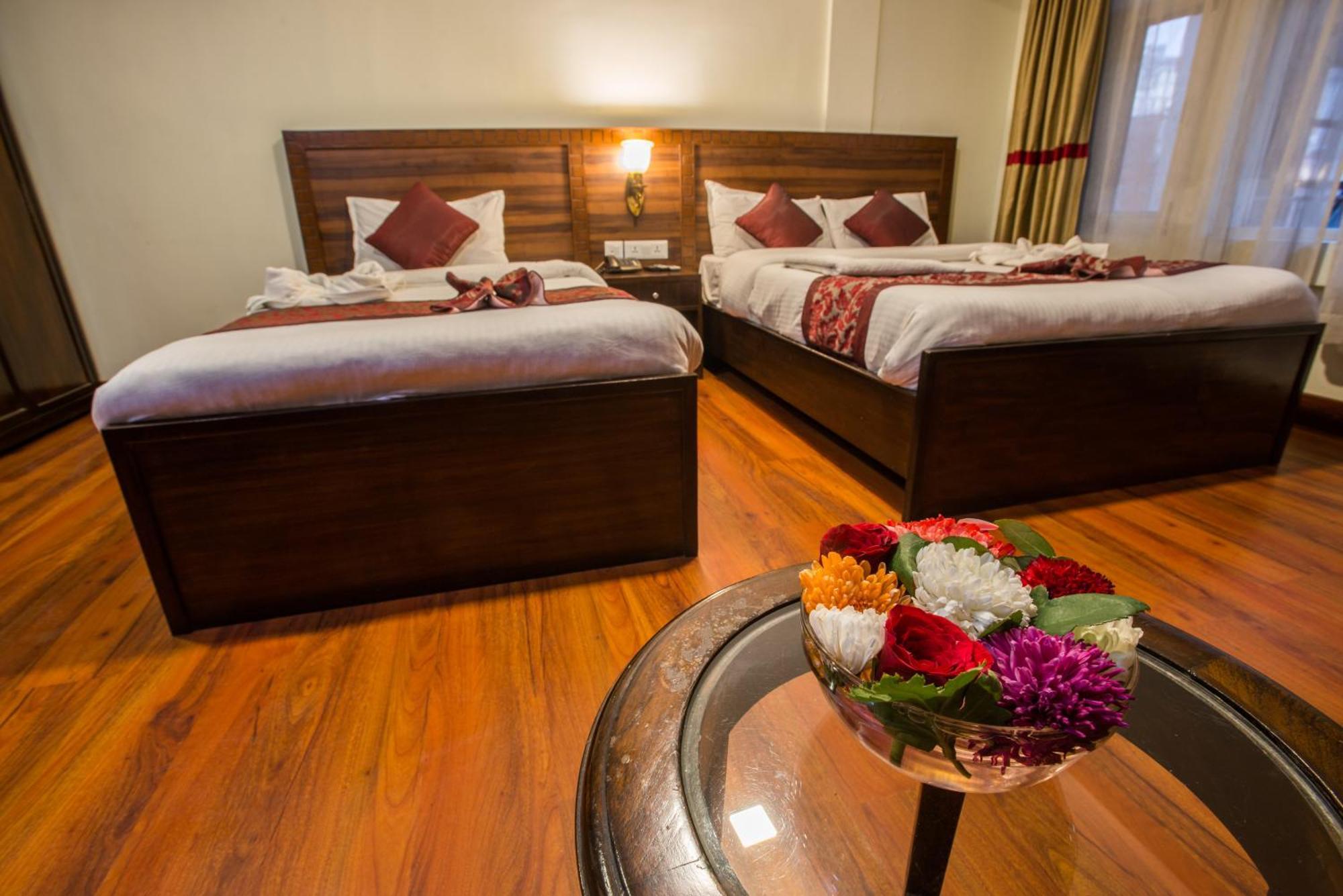 Hotel Yambu Катманду Экстерьер фото