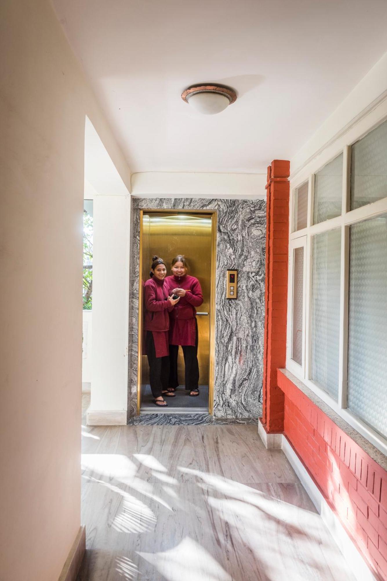 Hotel Yambu Катманду Экстерьер фото