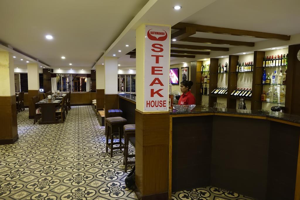 Hotel Yambu Катманду Экстерьер фото