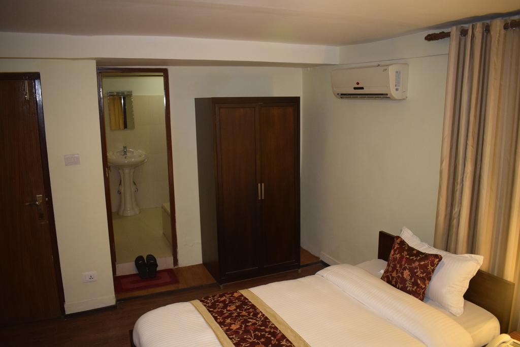 Hotel Yambu Катманду Экстерьер фото