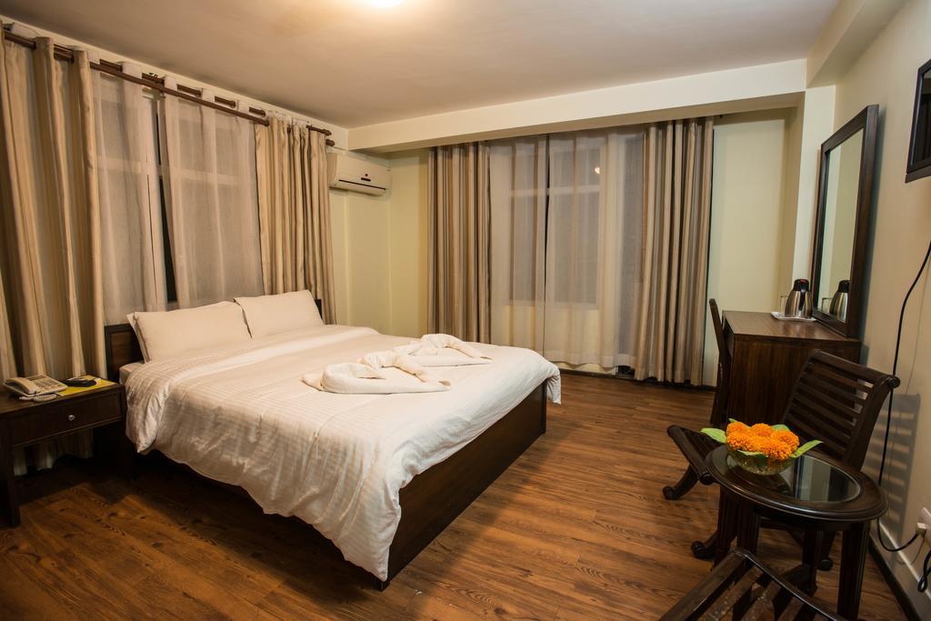Hotel Yambu Катманду Экстерьер фото