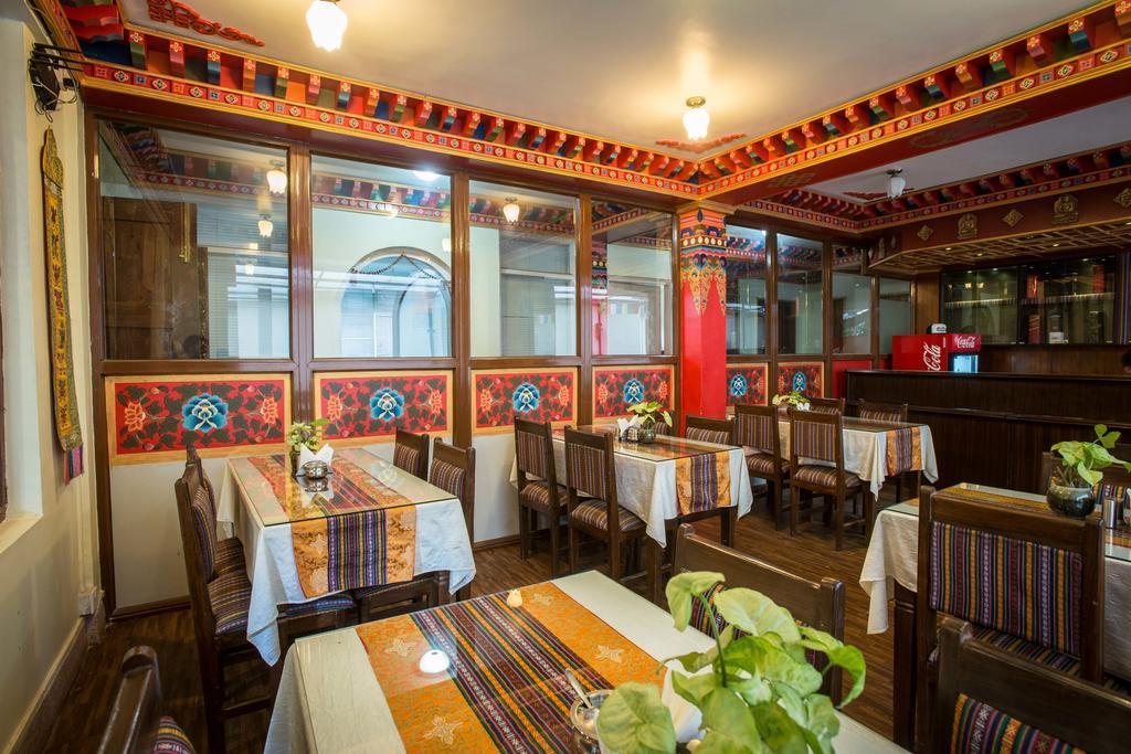 Hotel Yambu Катманду Экстерьер фото
