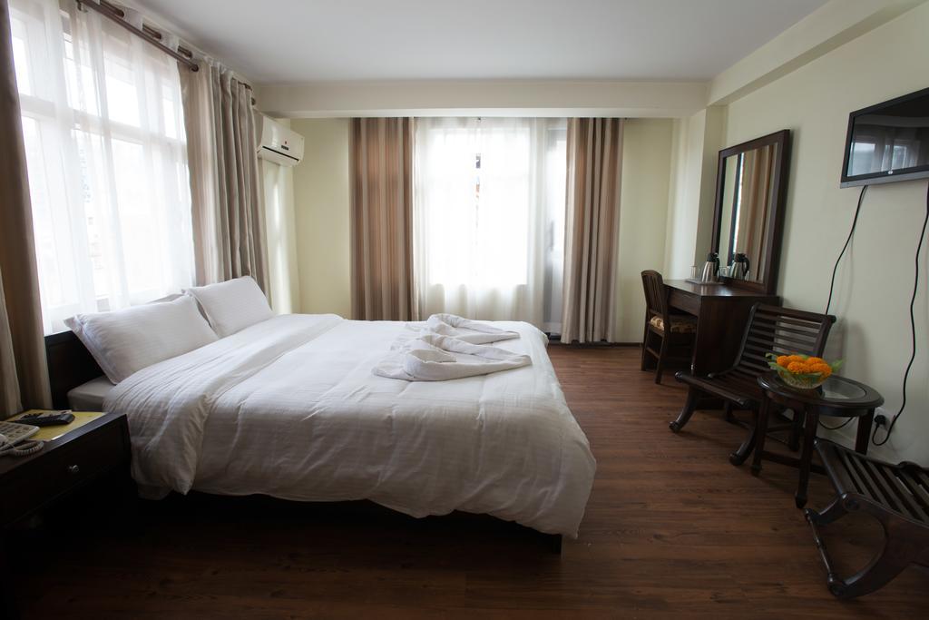 Hotel Yambu Катманду Экстерьер фото
