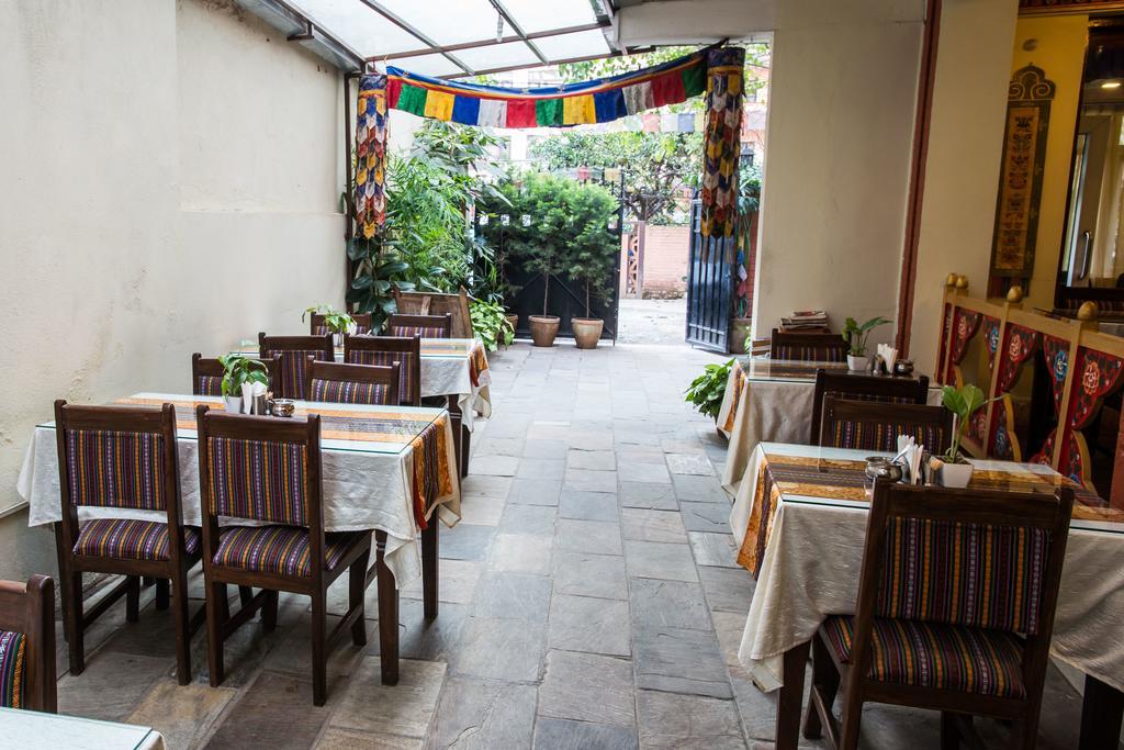Hotel Yambu Катманду Экстерьер фото