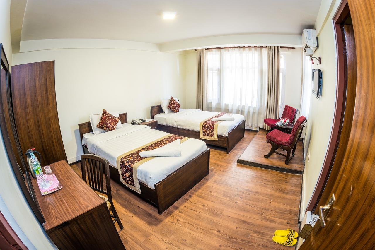 Hotel Yambu Катманду Экстерьер фото
