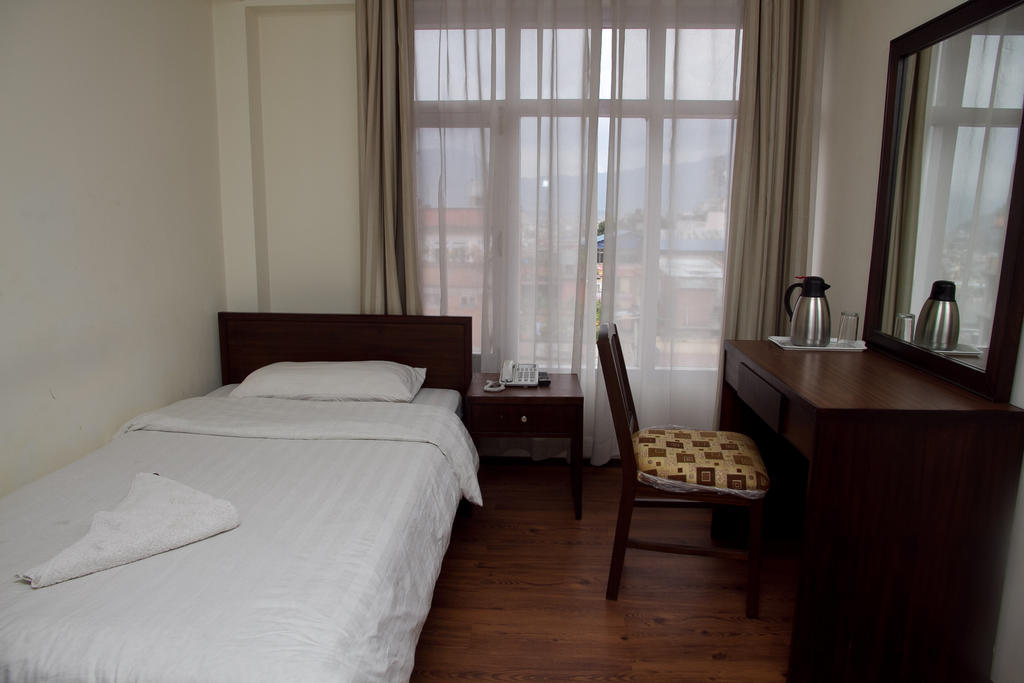 Hotel Yambu Катманду Экстерьер фото