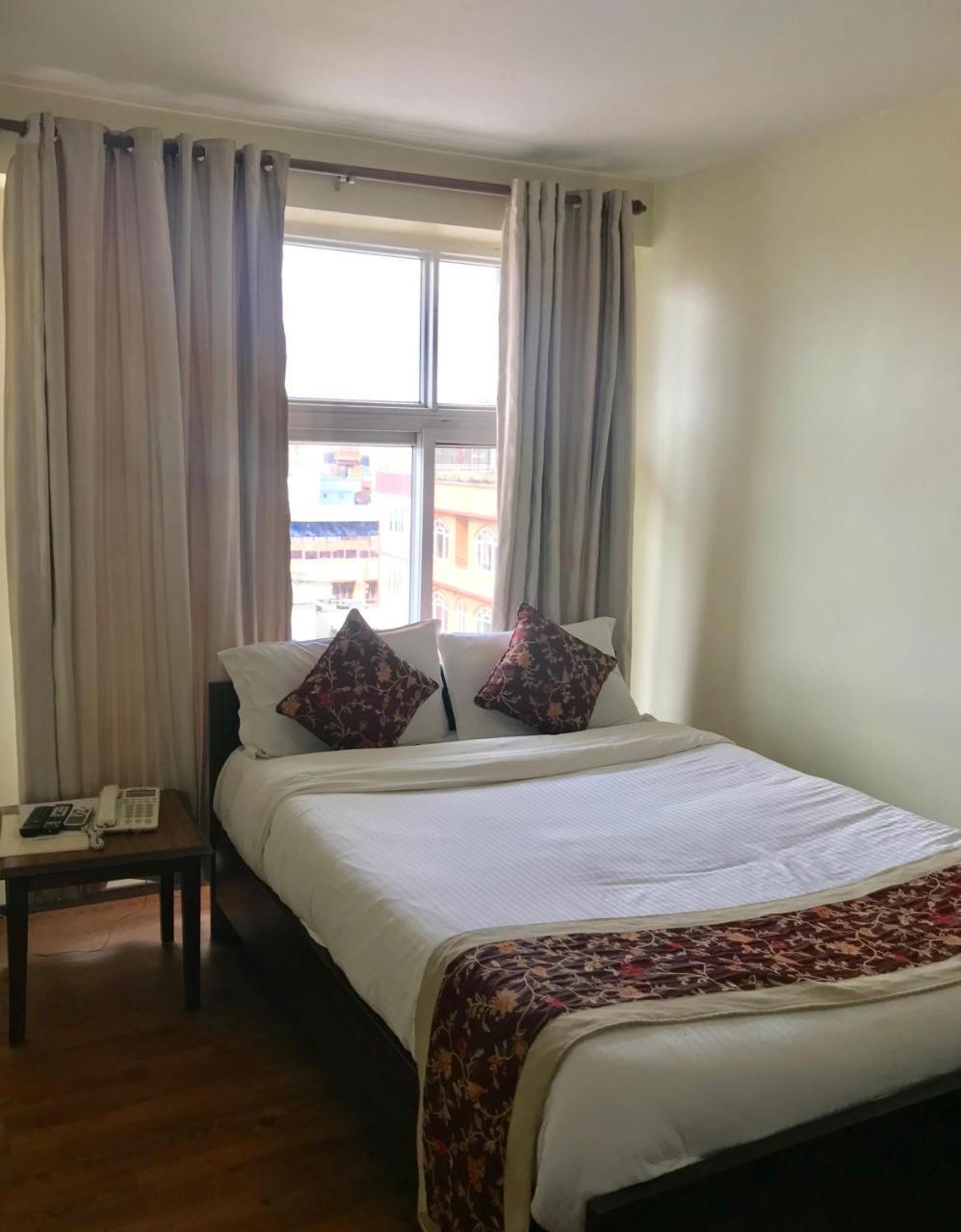 Hotel Yambu Катманду Экстерьер фото